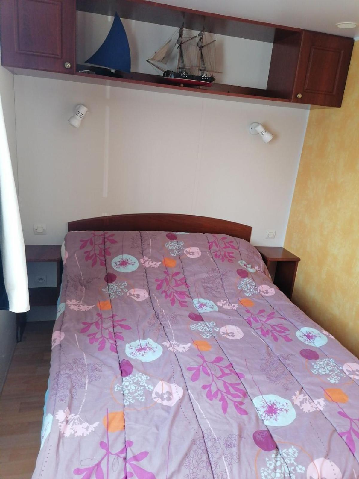 Mobil-Home Dans Camping Municipal Kermaria-Sulard エクステリア 写真